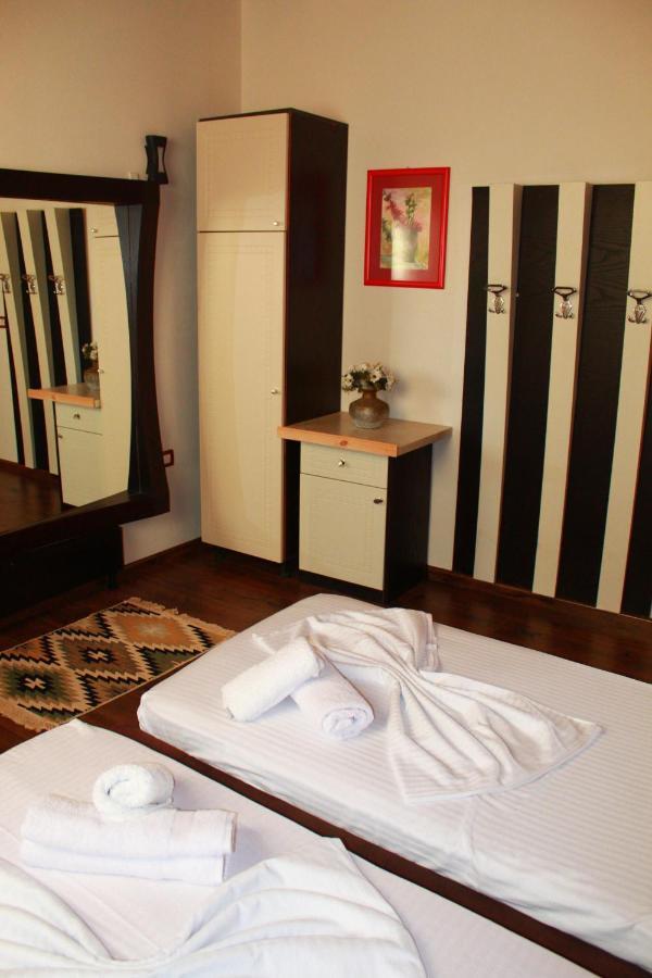 Bed and Breakfast 2 Kitarat Bb Влёра Экстерьер фото