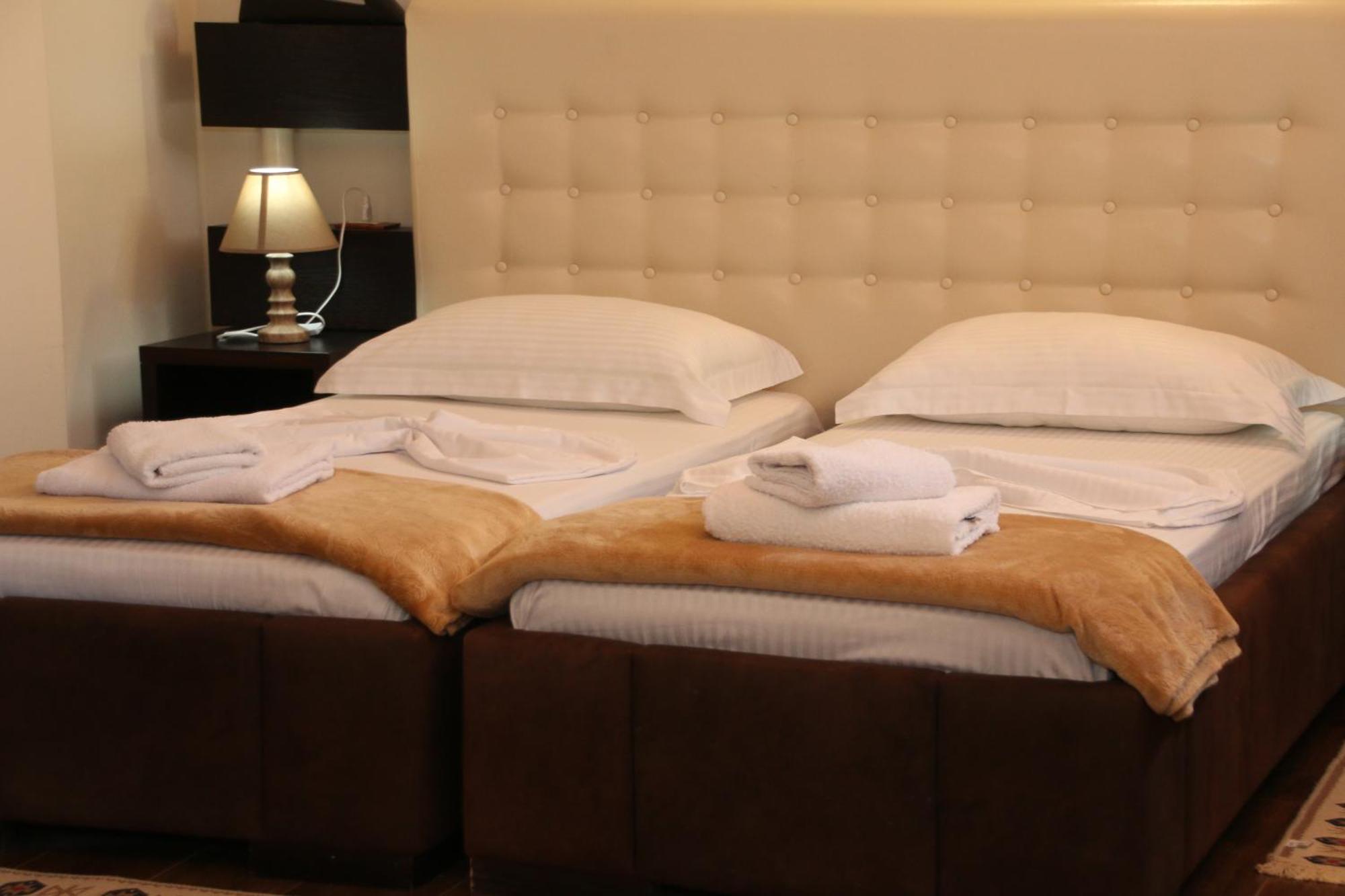 Bed and Breakfast 2 Kitarat Bb Влёра Экстерьер фото