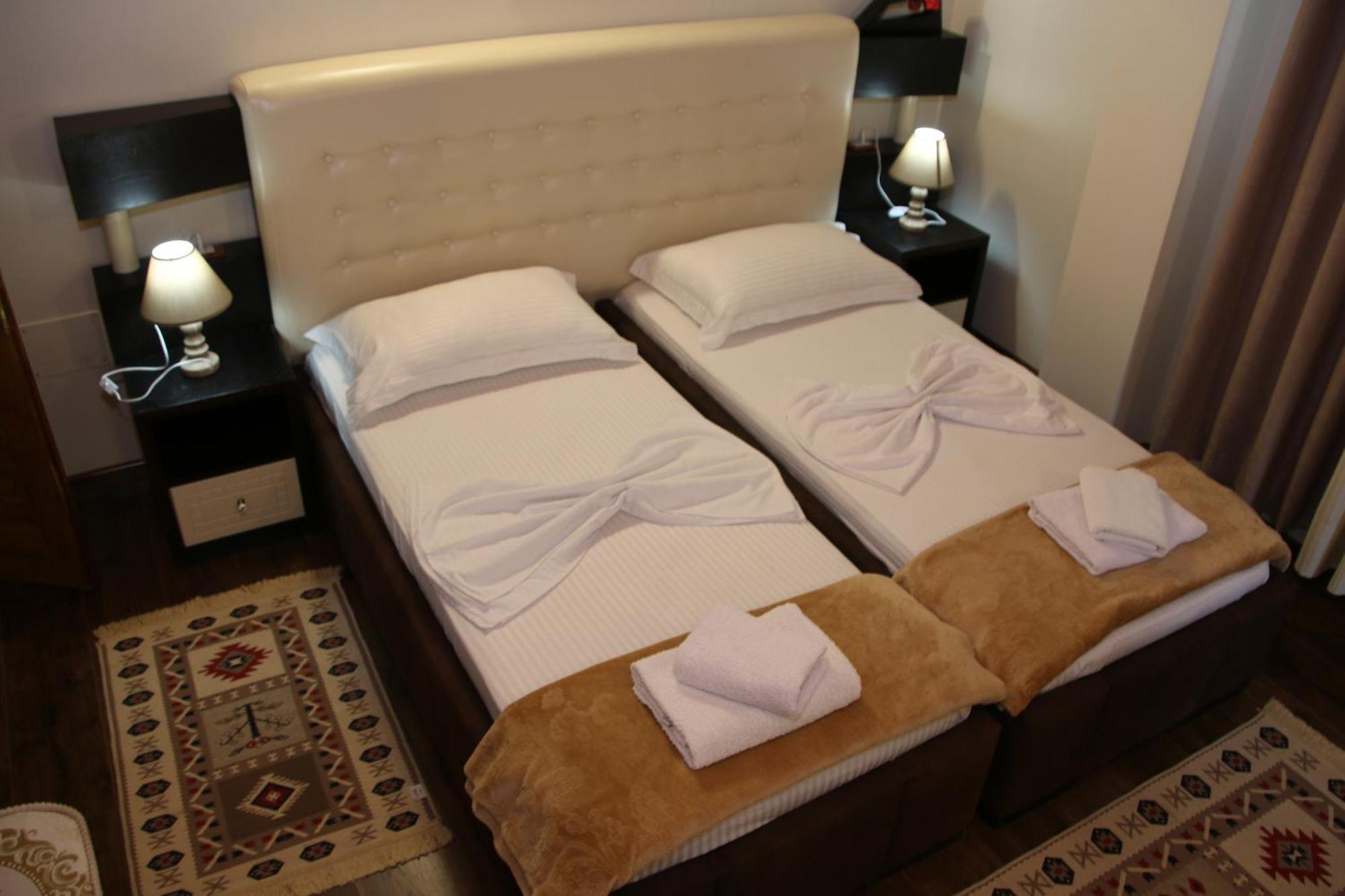 Bed and Breakfast 2 Kitarat Bb Влёра Экстерьер фото