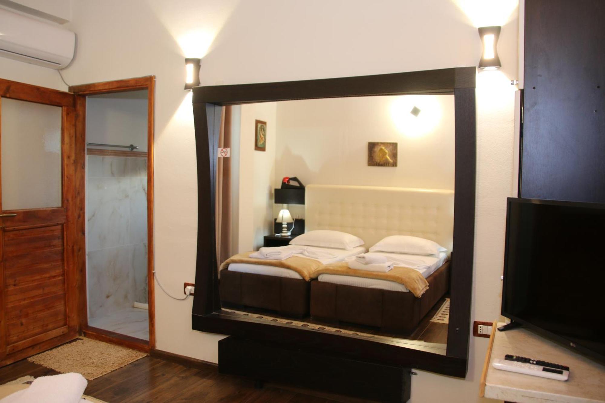 Bed and Breakfast 2 Kitarat Bb Влёра Экстерьер фото